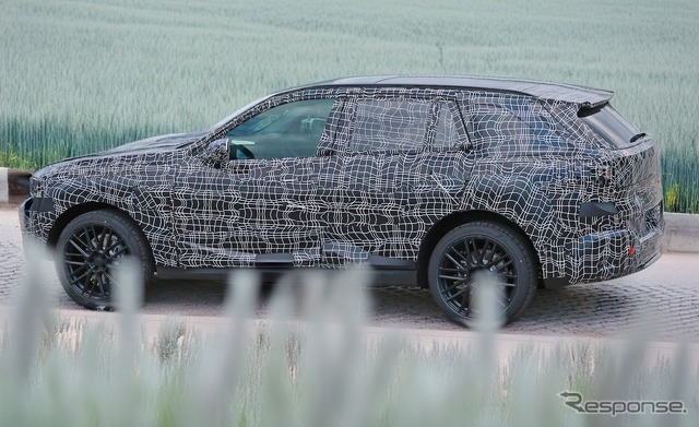 BMW iX5 次期型プロトタイプとみられる車両(スクープ写真)