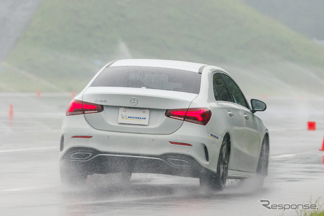 MercedesBenz A180×eプライマシー