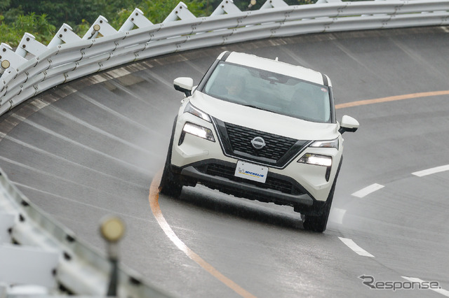 NISSAN エクストレイル×プライマシーSUV+