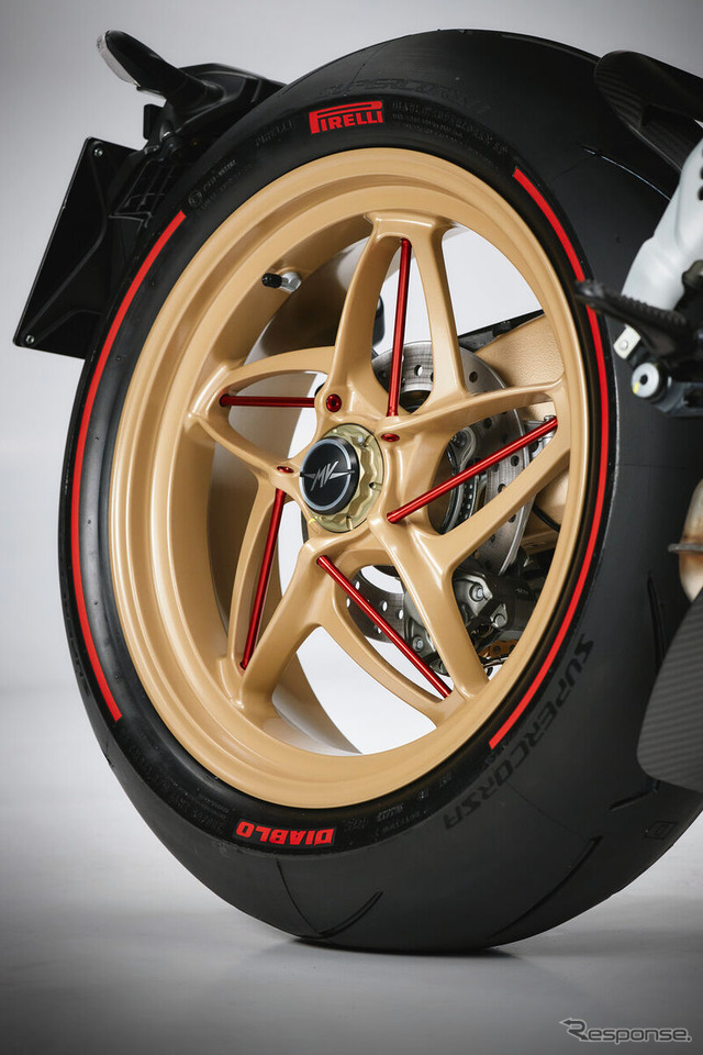MVアグスタの新型スーパースポーツ「スーパーヴェローチェ1000・セリエ・オロ」