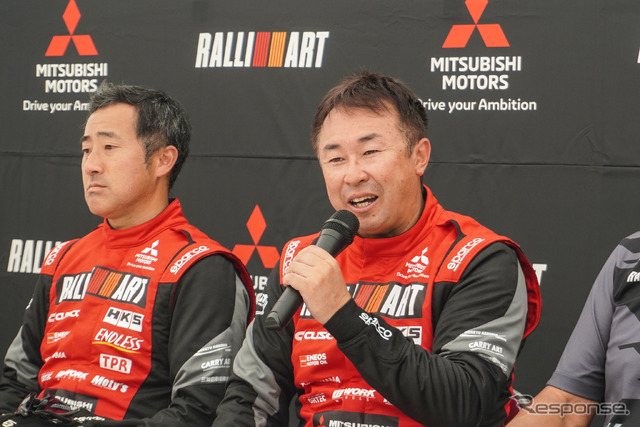 2023年大会で日本人ペア最上位の8位となったドライバー田口勝彦選手(右)とコドライバー保井隆宏選手(左)