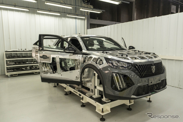 ステランティスのアルゼンチン工場で生産が開始されたプジョー2008新型