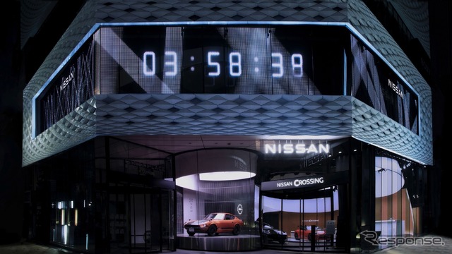 NISSAN CROSSING