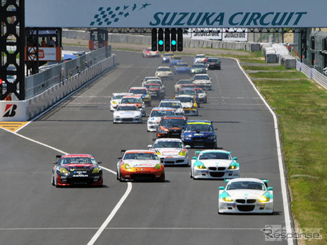 【スーパー耐久 第3戦】決勝…1号車BMW Z4Mクーペのひとり勝ち