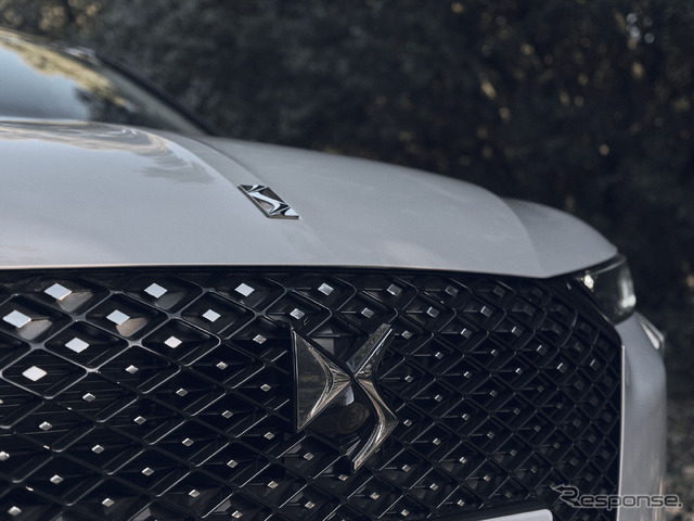 DS 4
