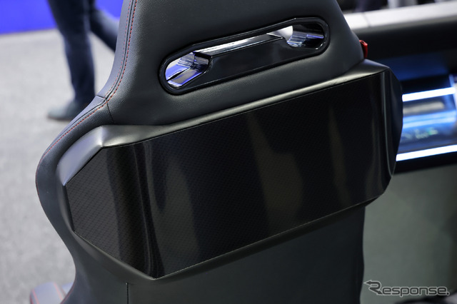 「車載ディスプレイ用加飾カバーガラス」(後席ディスプレイ)の表示OFF時