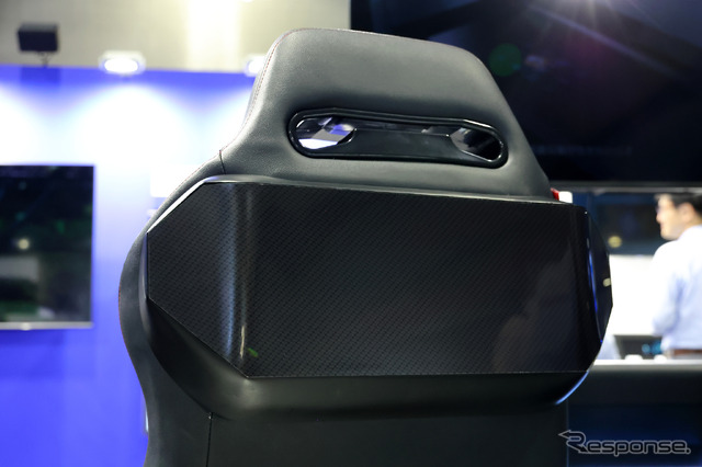 「車載ディスプレイ用加飾カバーガラス」(後席ディスプレイ)の表示OFF時