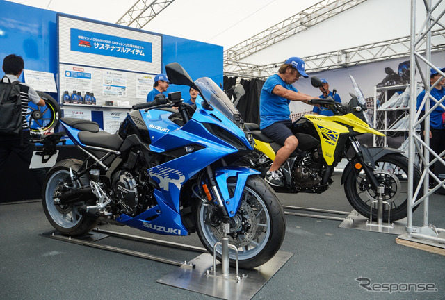 鈴鹿8耐のスズキブース