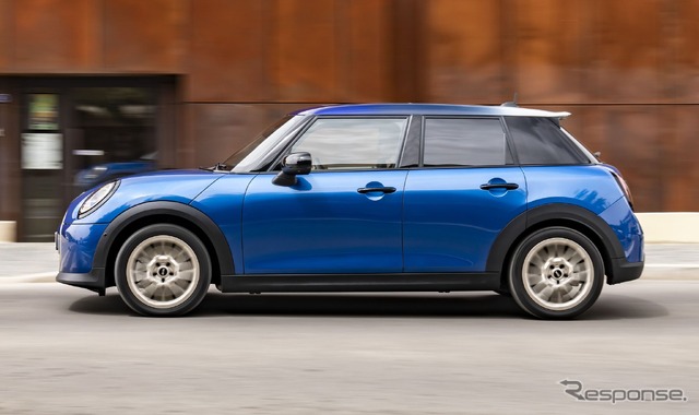 MINI 5ドアハッチバック 新型の「Favoured Trim」仕様