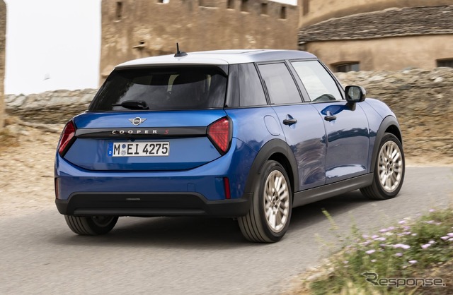 MINI 5ドアハッチバック 新型の「Favoured Trim」仕様