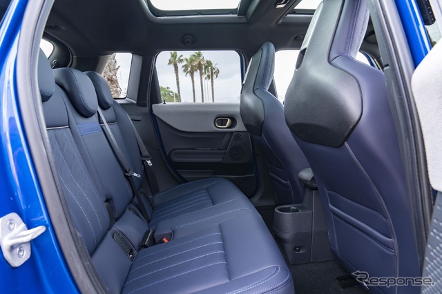 MINI 5ドアハッチバック 新型の「Favoured Trim」仕様