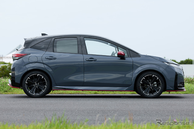 【ホンダ フィット e:HEV RS vs 日産 ノートオーラNISMO】スペック比較…エコとスポーティを共存させた2車種