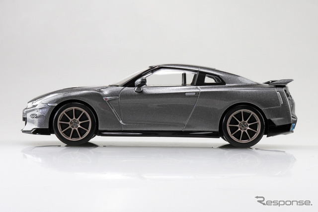 楽プラ スナップキット・ニッサン R35 NISSAN GT-R 2024(ダークメタルグレー)