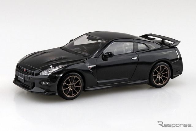 楽プラ スナップキット・ニッサン R35 NISSAN GT-R 2024(メテオフレークブラックパール)