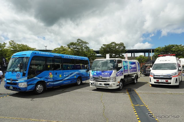 スーパー耐久 in オートポリスに展示されたトヨタのFCEV