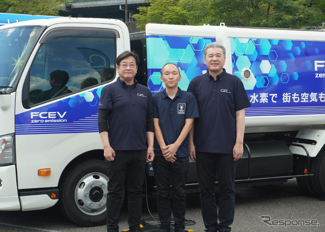 スーパー耐久 in オートポリスに展示されたトヨタのFCEV