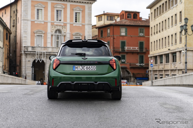 MINIハッチバック新型の『クーパーS』の「JCW」仕様