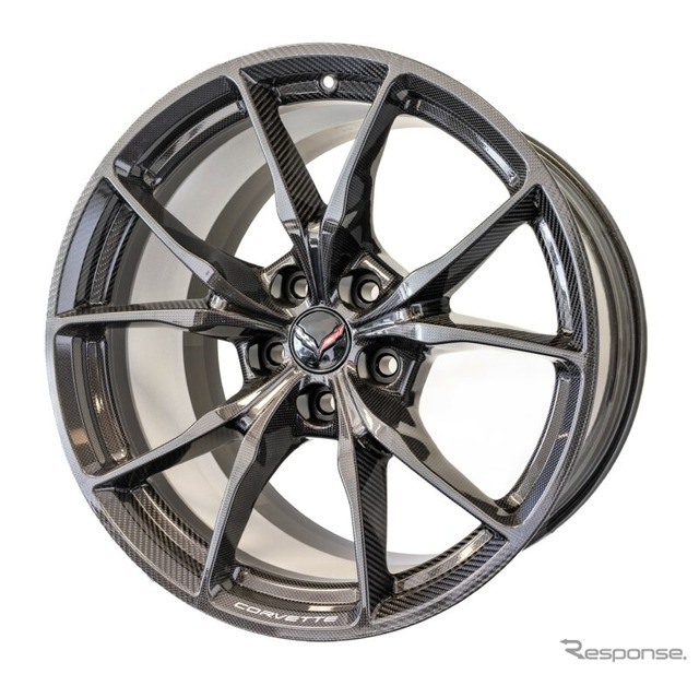 新型『コルベットZR1』のにカーボン製ホイールを豪カーボンレボリューションが供給