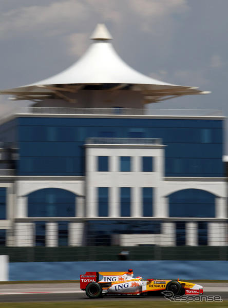 ルノー、F1撤退か…サプライヤーに可能性を伝える