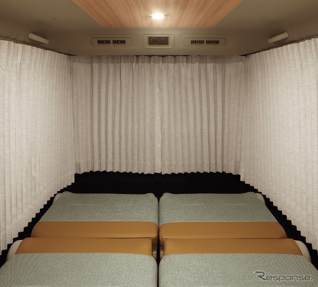 キャラバンMYROOM:車内カーテン
