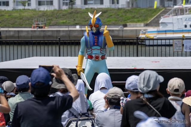 ヤマハ発動機、「シージェッター海斗」に3代目「新イスラスタ号」を贈呈
