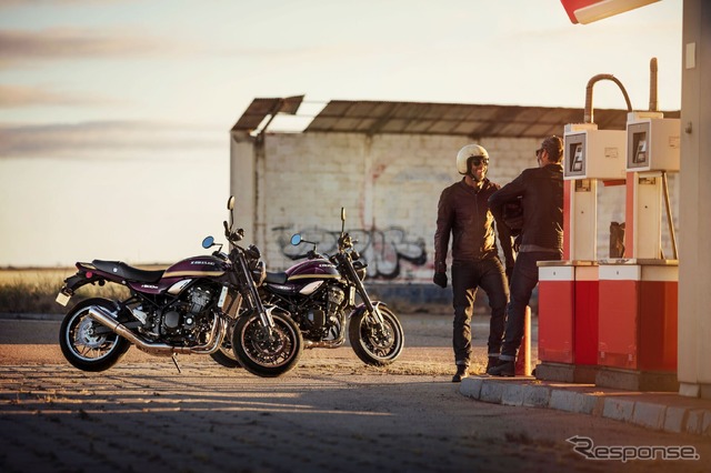 キャンディレッドに緑グラデ、人気のカワサキ『Z900RS』シリーズ キャンディレッドに緑グラデ、人気のカワサキ『Z900RS』シリーズ