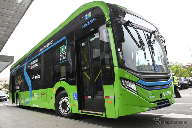 メルセデスベンツの新型電動バス『eO500UA』