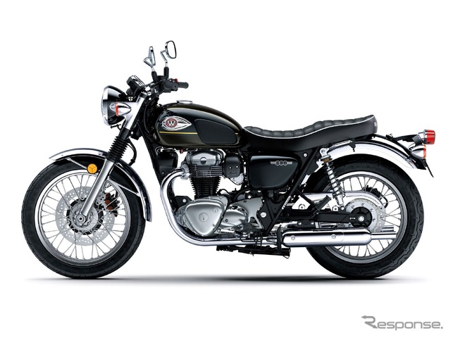 カワサキ W800 メタリックブリリアントゴールデンブラック×メタリックディアブロブラック