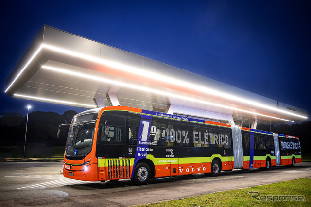 ボルボの新型EV連節バス『BZRT』