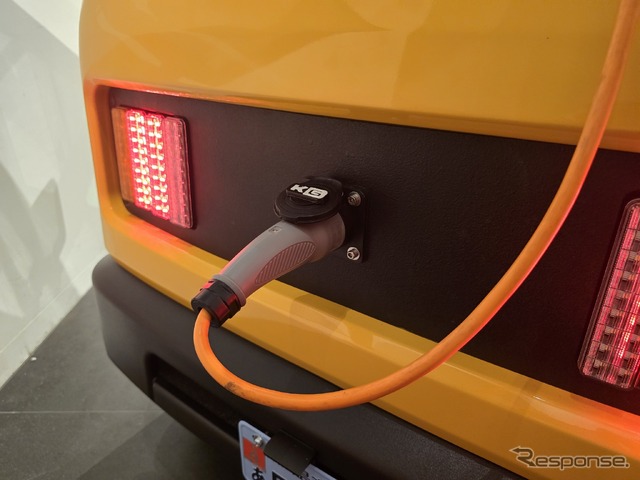 mibotの量産前試作車。2023年1月の東京オートサロンに展示されたモノより完成度がかなり上がっている。