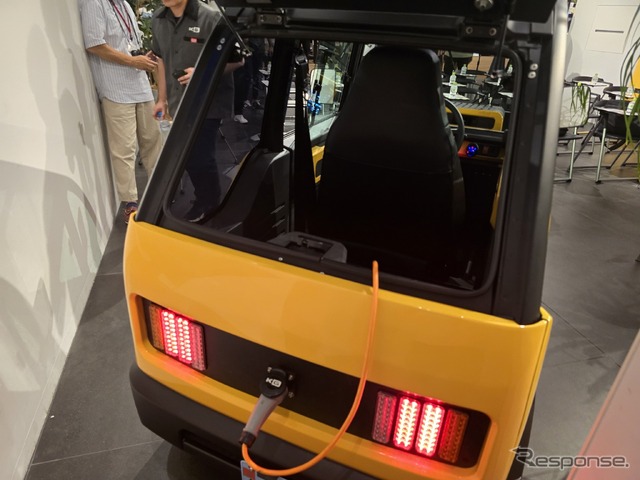 mibotの量産前試作車。2023年1月の東京オートサロンに展示されたモノより完成度がかなり上がっている。