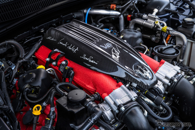 マセラティ・クアトロポルテ の「グランドフィナーレ」に搭載されるV8エンジン