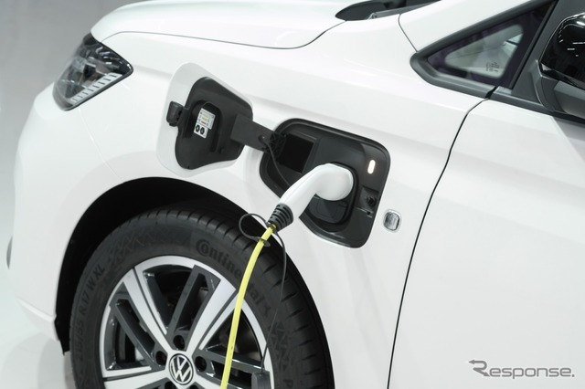 VWの小型ミニバン『キャディ』の欧州2025年モデルPHEV