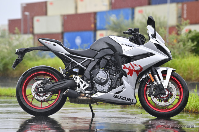 スズキ GSX-8R