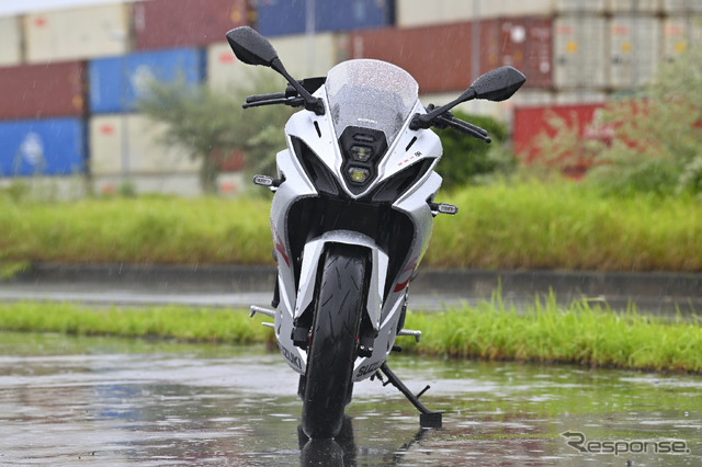 スズキ GSX-8R