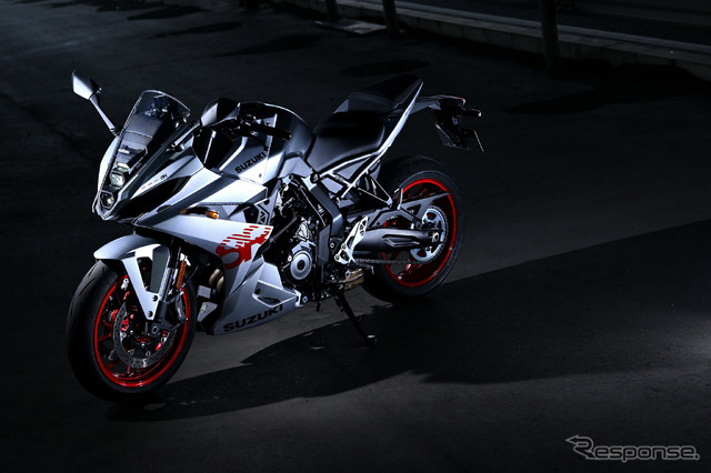 スズキ GSX-8R