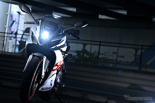 スズキ GSX-8R