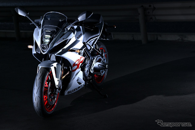 スズキ GSX-8R