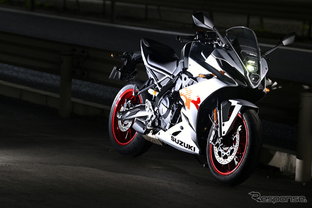 スズキ GSX-8R