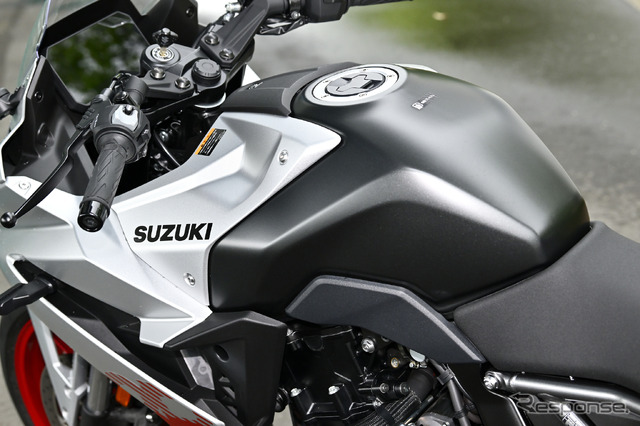 スズキ GSX-8R