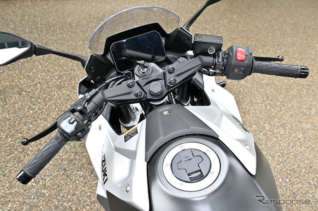 スズキ GSX-8R