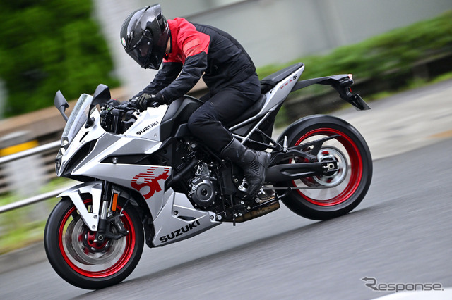 スズキ GSX-8R