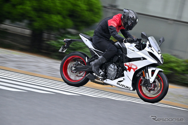 スズキ GSX-8R