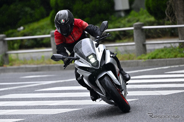 スズキ GSX-8R