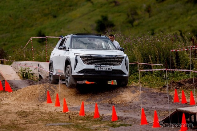 ジーリー・アトラス4WD
