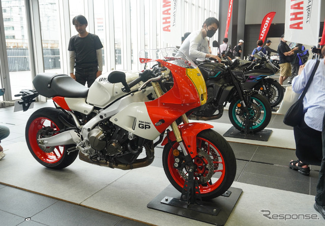 国内4メーカーが最新モデル、電動バイク、レース車両などを展示。写真は人気のヤマハ XSR900 GP