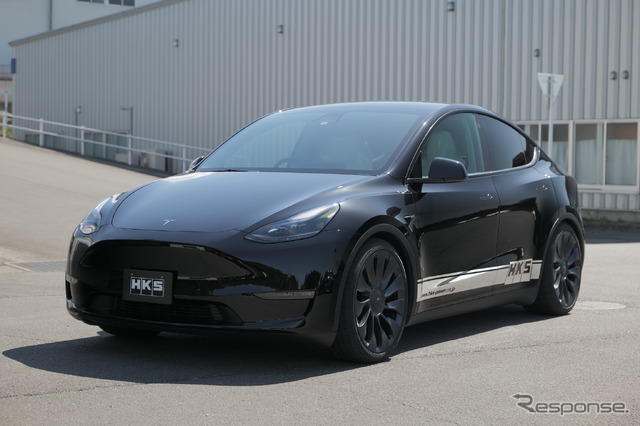 ハイパーマックスS テスラ・モデルY装着例(出荷時車高・フロント:33mmダウン / リア:34mmダウン)