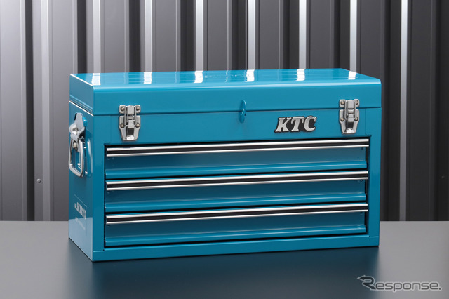 2024年5月発売「キングフィッシャーブルー」