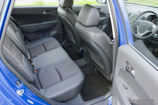 ヒュンダイ i30cw 発売…スタイリッシュワゴン