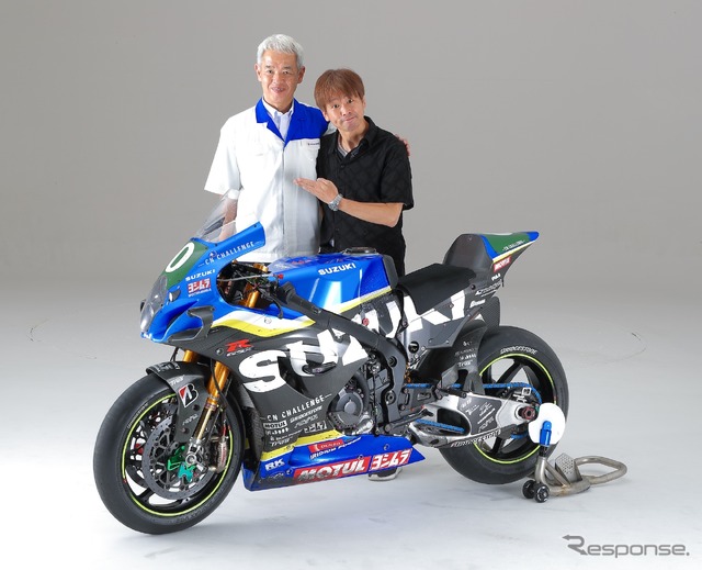 チームディレクターである佐原伸一氏(左)と筆者・青木タカオ(右)